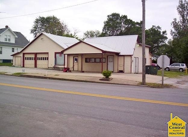 1st image of 109 W Main St