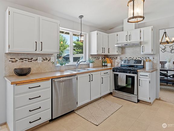 5th image of 14111 120th Avenue Ct E