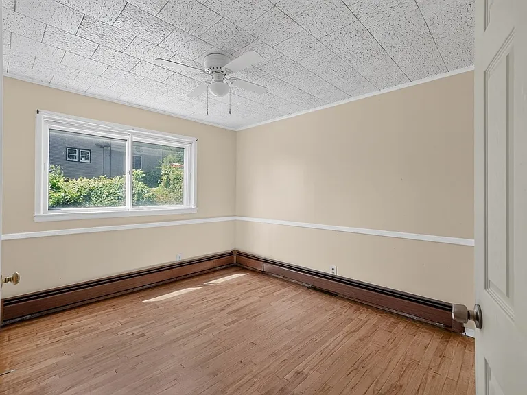 11 Spencer Ave — Photo 13