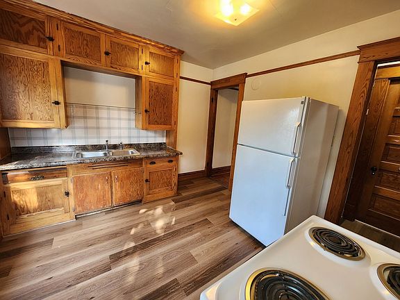 2nd image of 353 W James St #17582443
