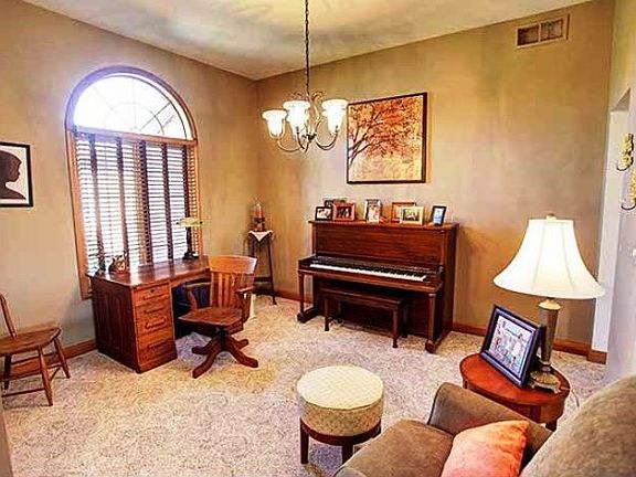 5th image of 15777 Forest Ln