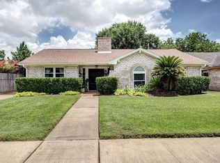 9122 Twin Hills Dr, Houston, TX 77031