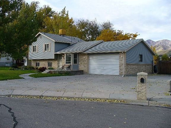 5th image of 2782 S Breeze Dr