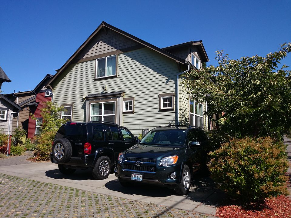 2nd image of 5917 22nd Ave NW