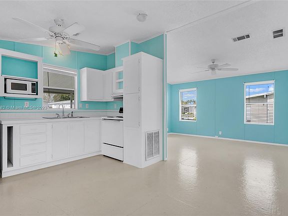 4th image of 35303 SW 180th Ave Lot 420