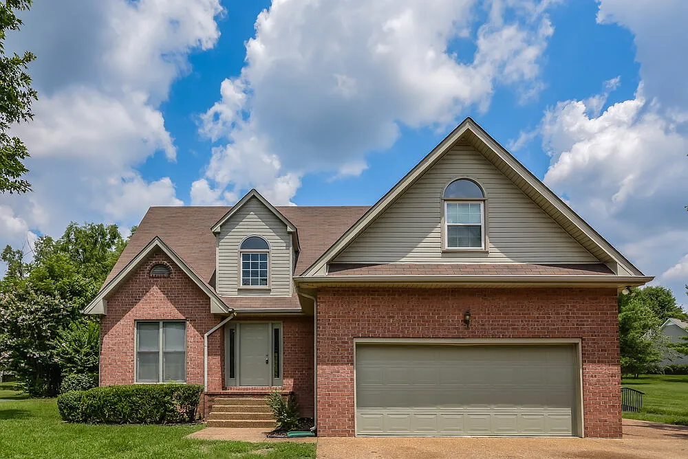 3 bed, 2.5 bath, 2275 sqft, $2,635 — Photo 1