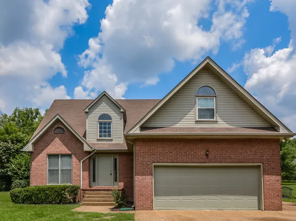 2032 Stop Thirty Road, Hendersonville, TN 37075