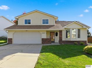 13971 Arbor Cir, Omaha, NE 68144