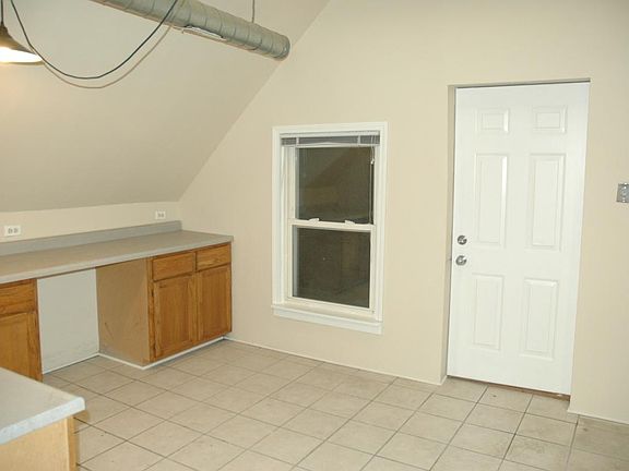 4th image of 1216 N Rockwell St #3