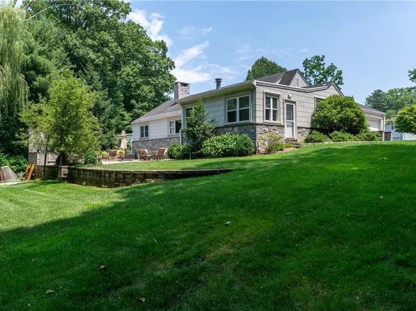 65 Lakeview Road, New Rochelle, NY 10804