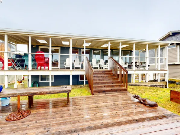 25730 Beach Dr, Rockaway Beach, OR 97136