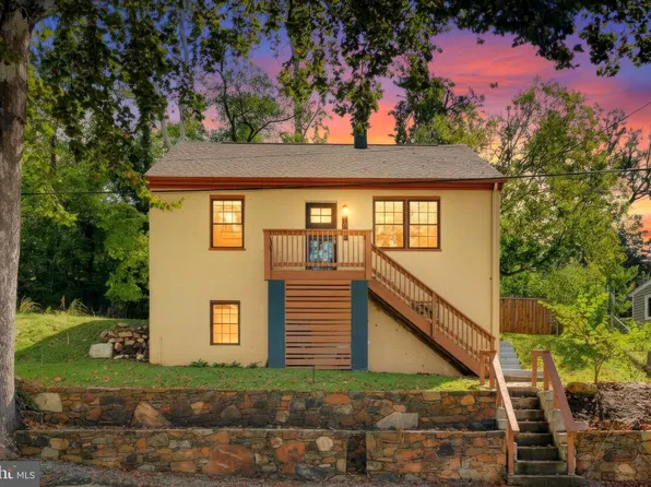 1002 2nd St SE, Charlottesville, VA 22902