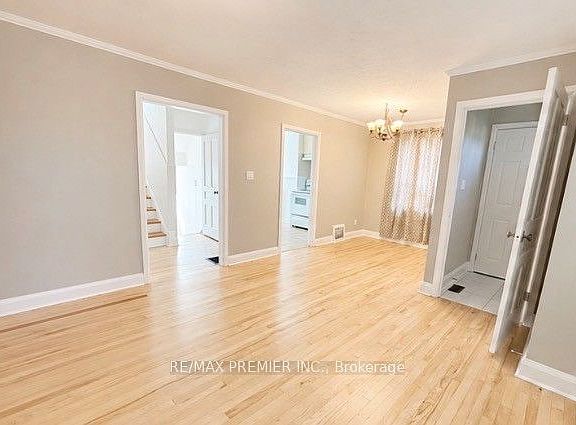 5th image of 21 Aura Lea Blvd