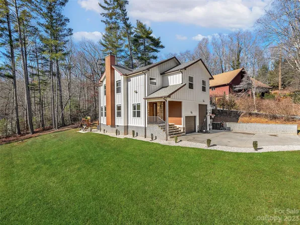 73 Beechwood Lakes Dr, Hendersonville, NC 28792