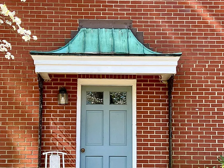 Lindley Park Manor — Photo 2