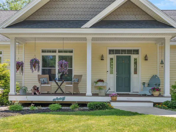 113 Sea Road, Kennebunk, ME 04043