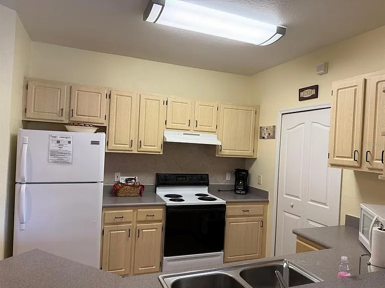 8917 Legacy Ct #207 — Photo 7