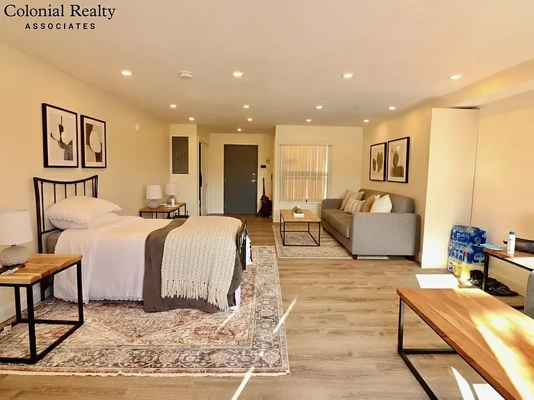 1028 Commonwealth Ave #204 — Photo 3