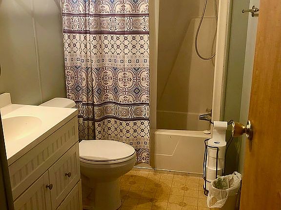 4th image of 25 Gaslight Ct