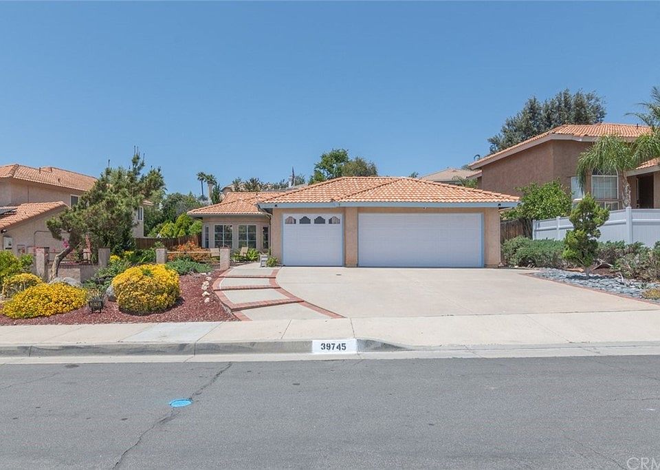 1st image of 39745 Highbury Dr