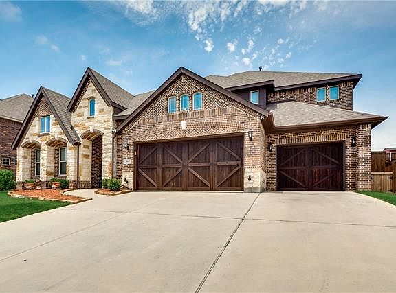 2nd image of 909 Birchwood Dr