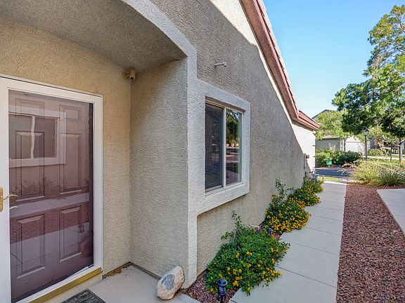 3rd image of 10156 Birch Bluff Ln