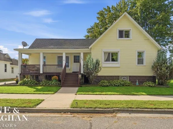 709 Robertson St, Marine City, MI 48039