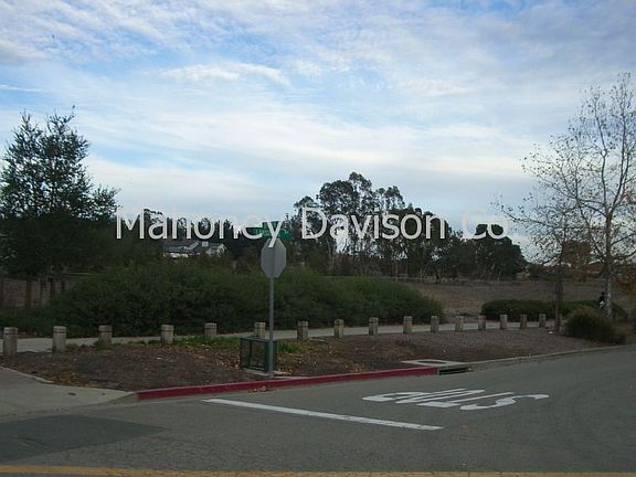 3rd image of 1928 Dover Ln