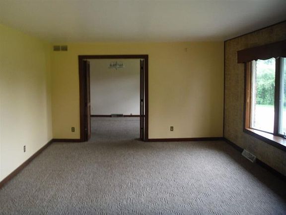 5th image of 8203 Oklahoma Ct