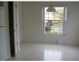 5th image of 516 Murano Dr