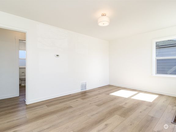 5th image of 1527 Portland Avenue