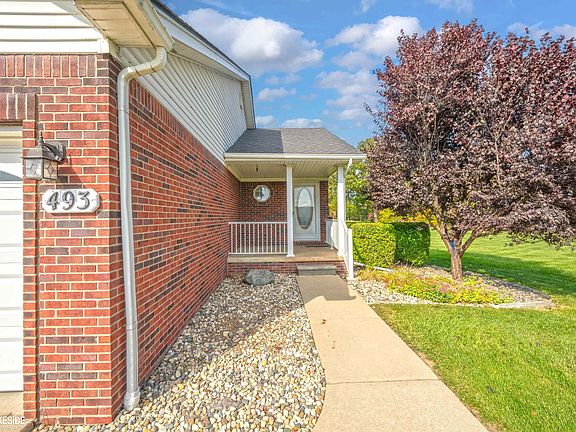 5th image of 493 Victoria Ln