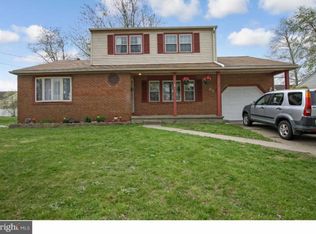 61 Springlane Dr, Blackwood, NJ 08012