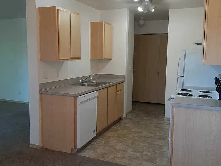 Boulder Creek Apartments — Photo 44