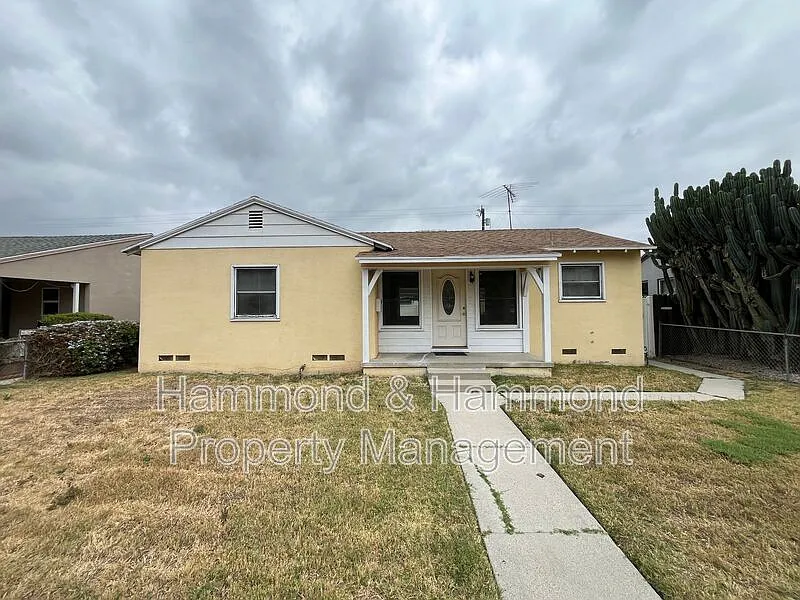 18003 Saticoy St