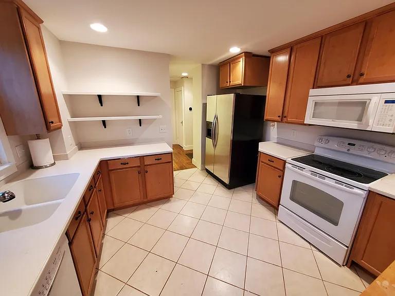 410 Woodland Dr — Photo 6