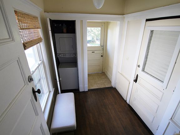 Shared Laundry in Entryway