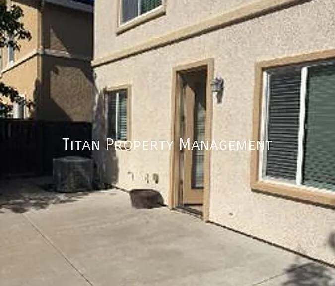 1904 Ellesmere Loop — Photo 19