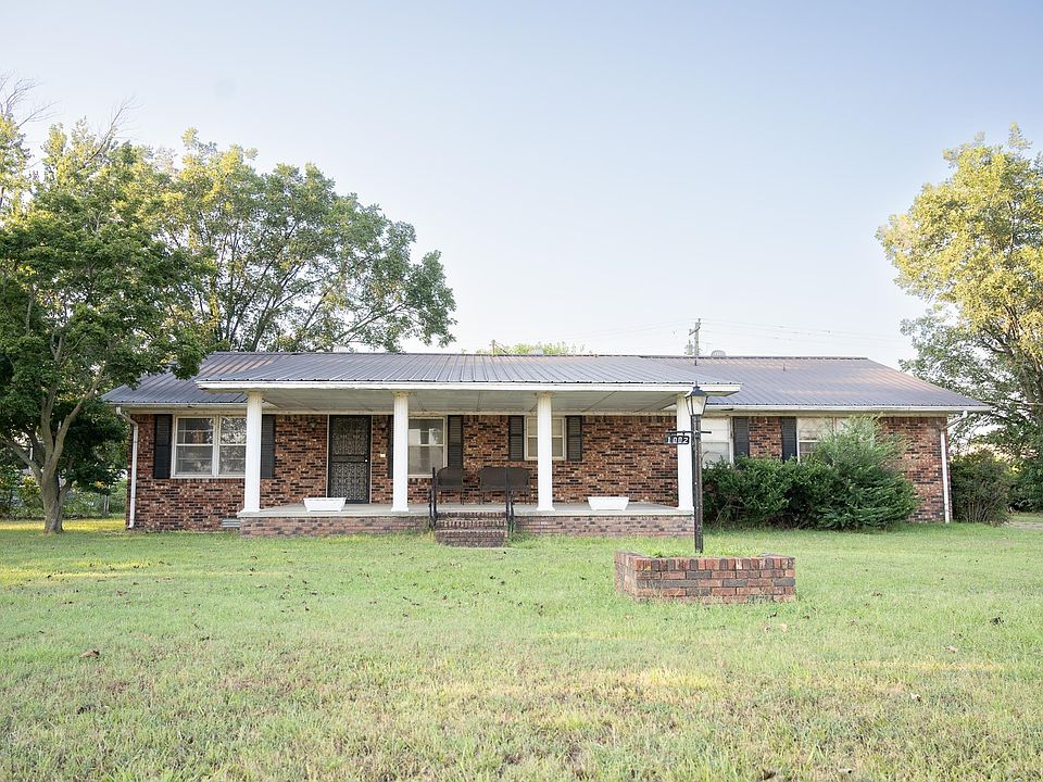1st image of 1002 Sycamore Dr