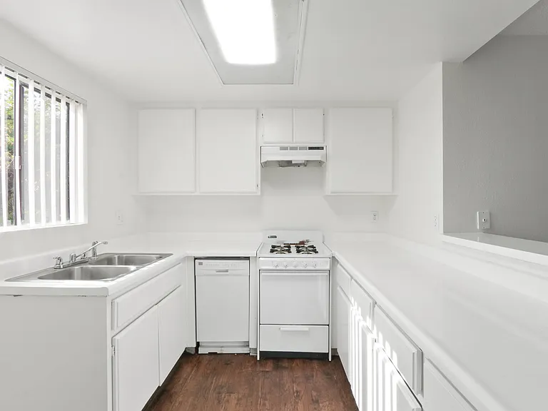 2315 Earl Avenue — Photo 30