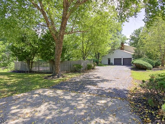 3rd image of 7 Horseshoe Rd