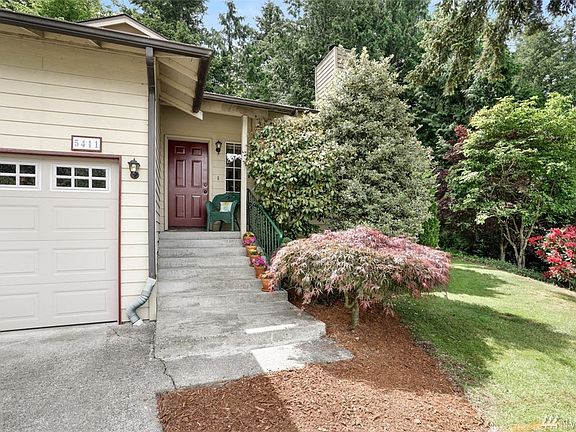 3rd image of 5411 Lakeland Hills Way SE
