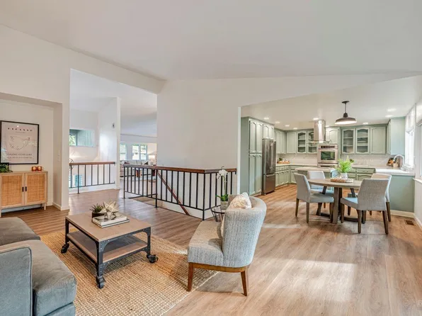 15 Carob Way, Novato, CA 94945