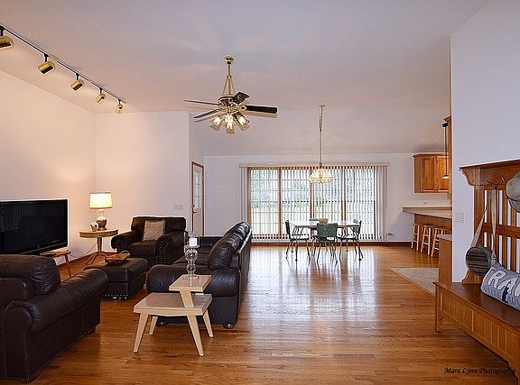 4th image of 28 N Daniels Dr