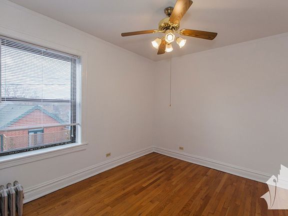 4th image of 1909 W Larchmont Ave #1913-1B