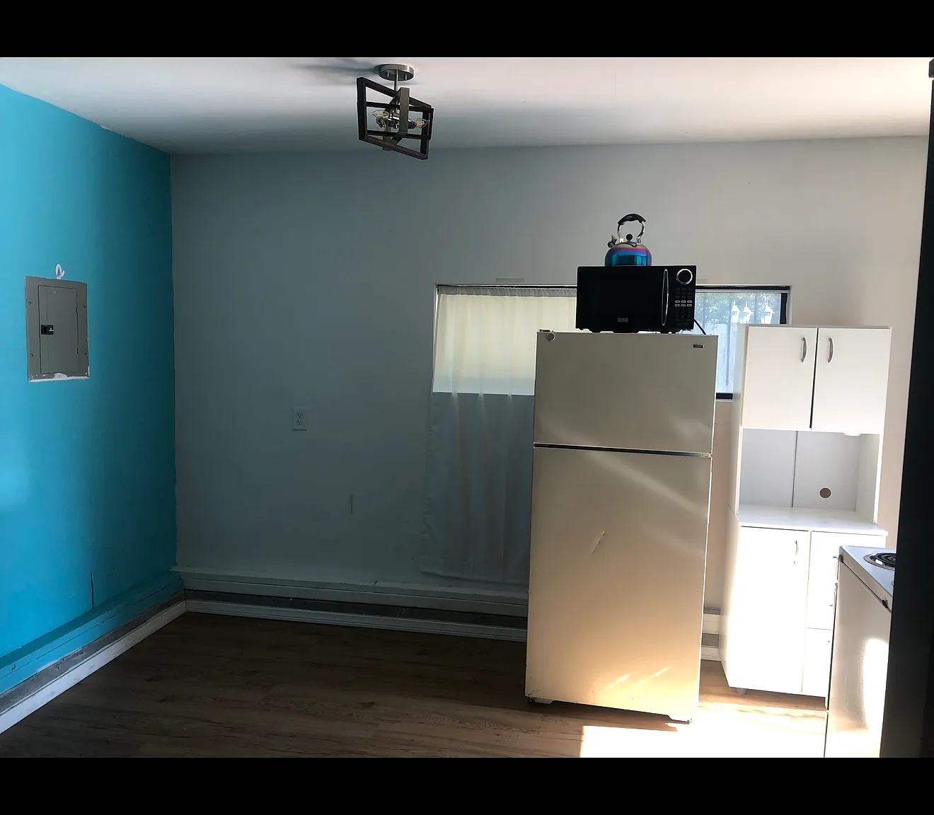 Studio, 220 sqft, $1,420 — Photo 3