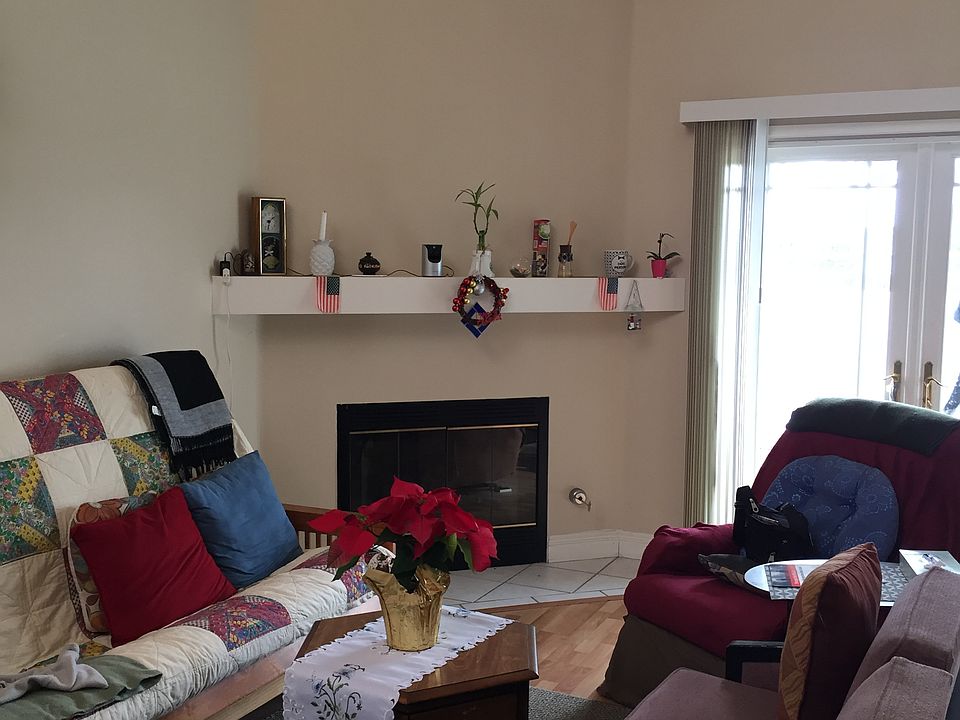 1st image of 122 E Pearl St
