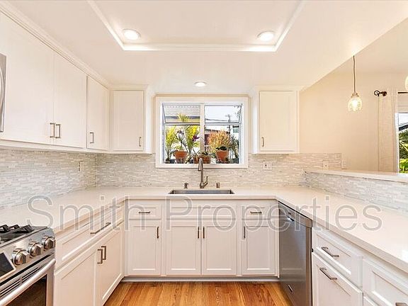 3rd image of 208 S Broadway APT B