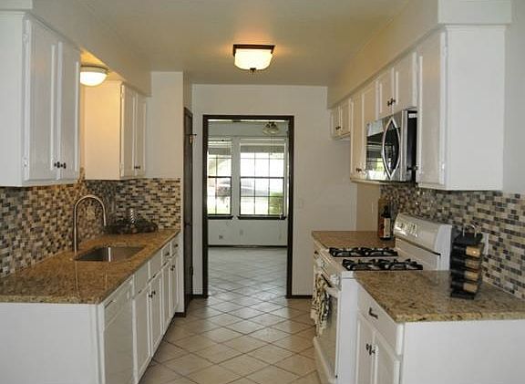 5th image of 11915 Swan Dr