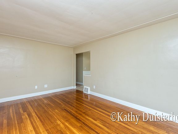 5th image of 866 48th St SE